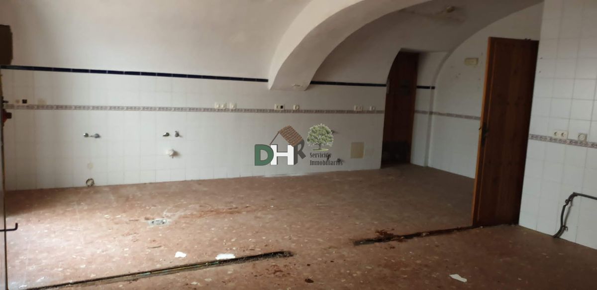 For sale of commercial in Trujillo