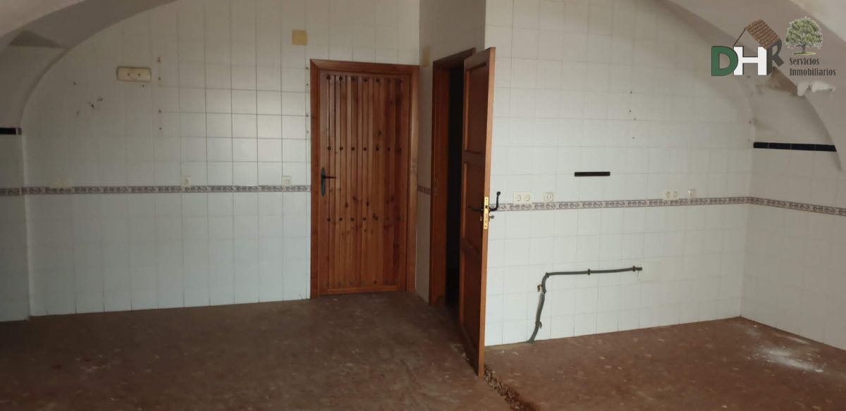 For sale of commercial in Trujillo