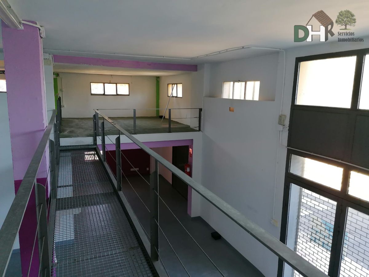 For sale of commercial in Cáceres
