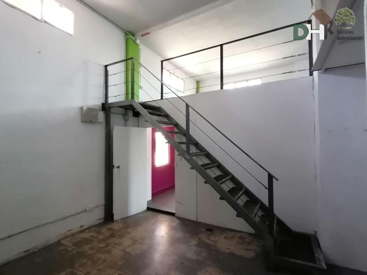 For sale of commercial in Cáceres