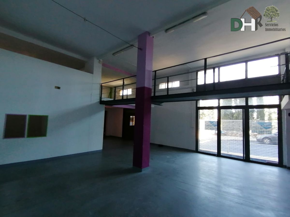 For sale of commercial in Cáceres