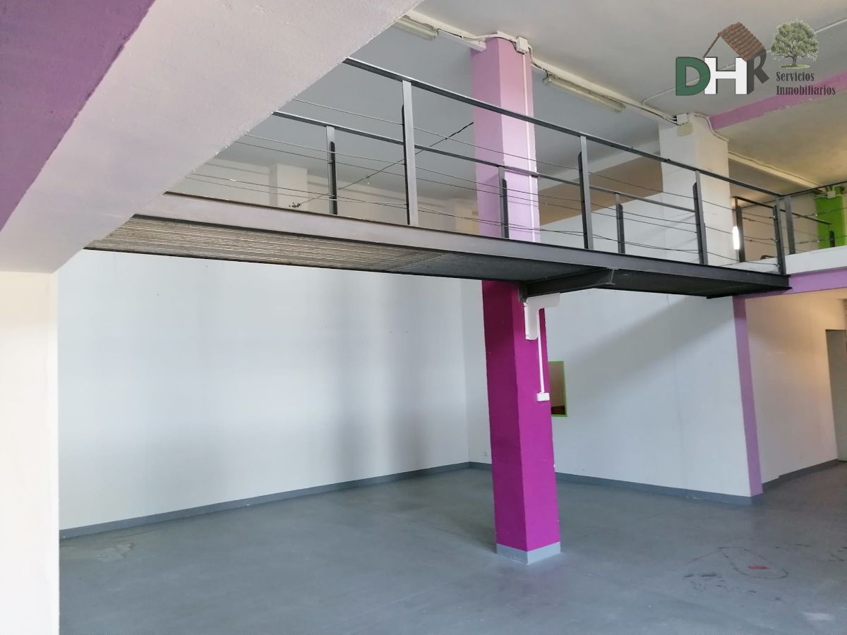 For sale of commercial in Cáceres
