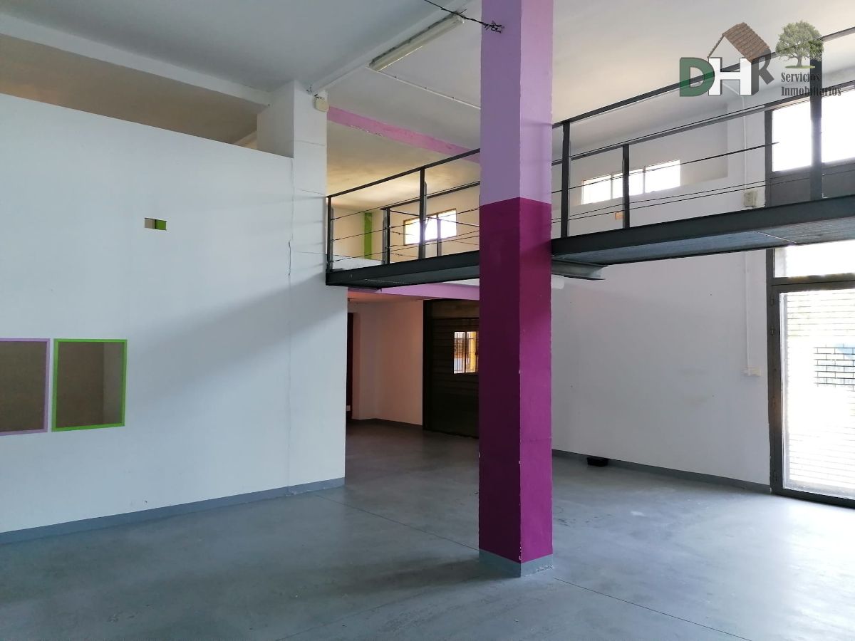 For sale of commercial in Cáceres