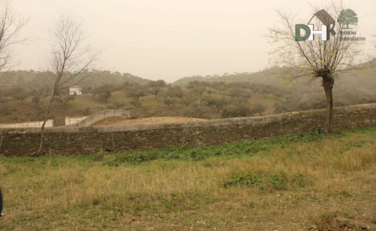 For sale of land in Badajoz