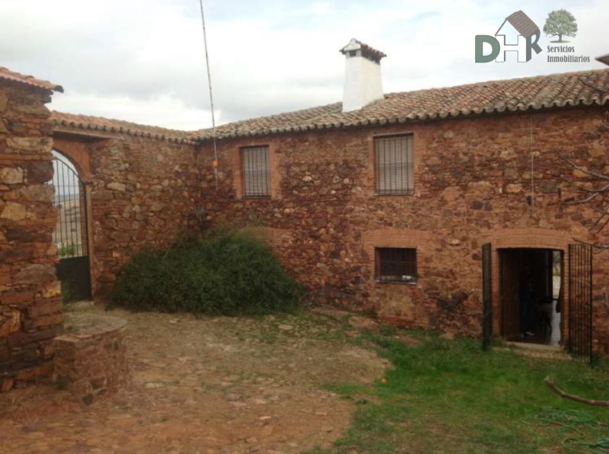 For sale of land in Badajoz