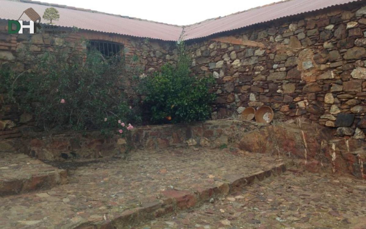 For sale of land in Badajoz