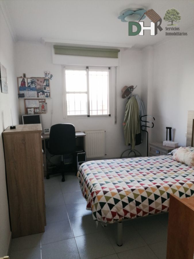 For sale of flat in Malpartida de Cáceres