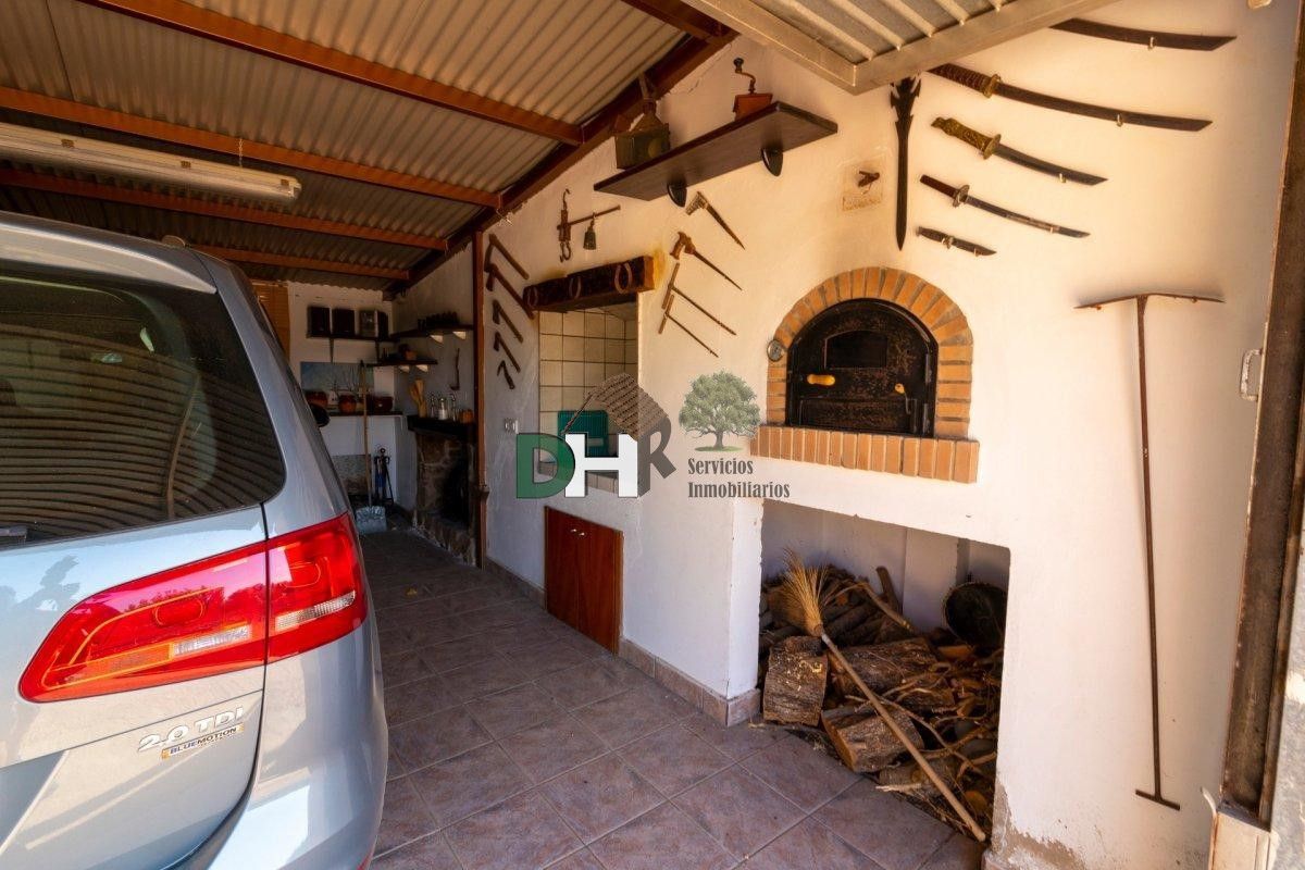 For sale of chalet in Badajoz