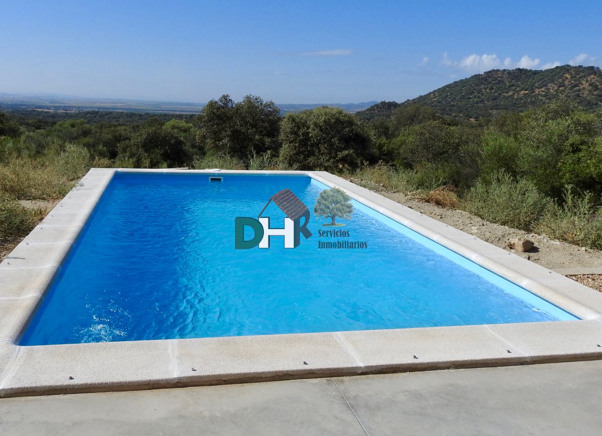 For sale of chalet in Almoharín