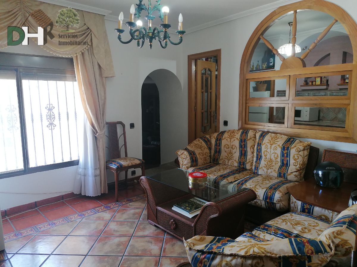 For sale of chalet in Cáceres