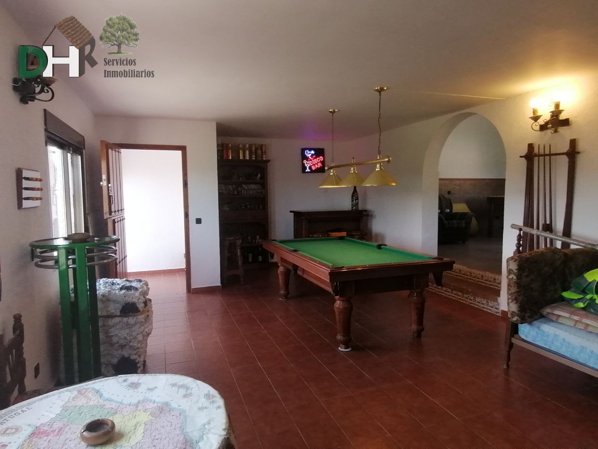 For sale of chalet in Cáceres