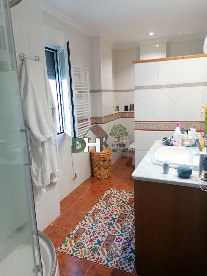 For sale of chalet in Cáceres