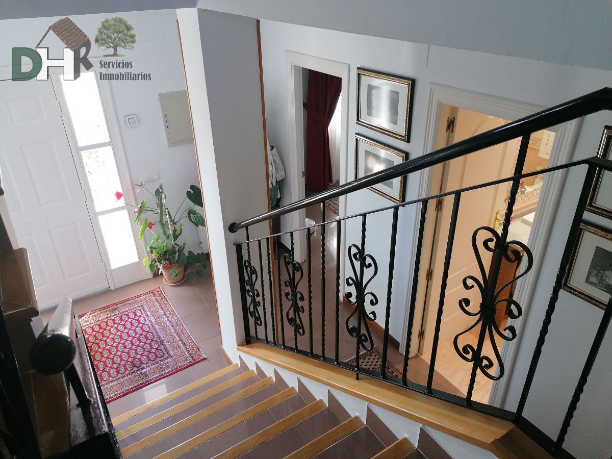 For sale of chalet in Cáceres