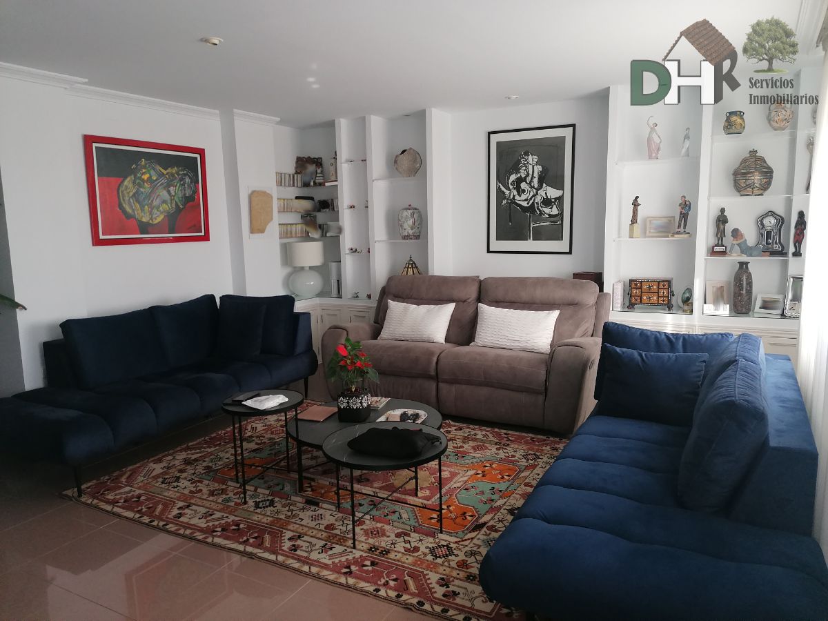 For sale of chalet in Cáceres
