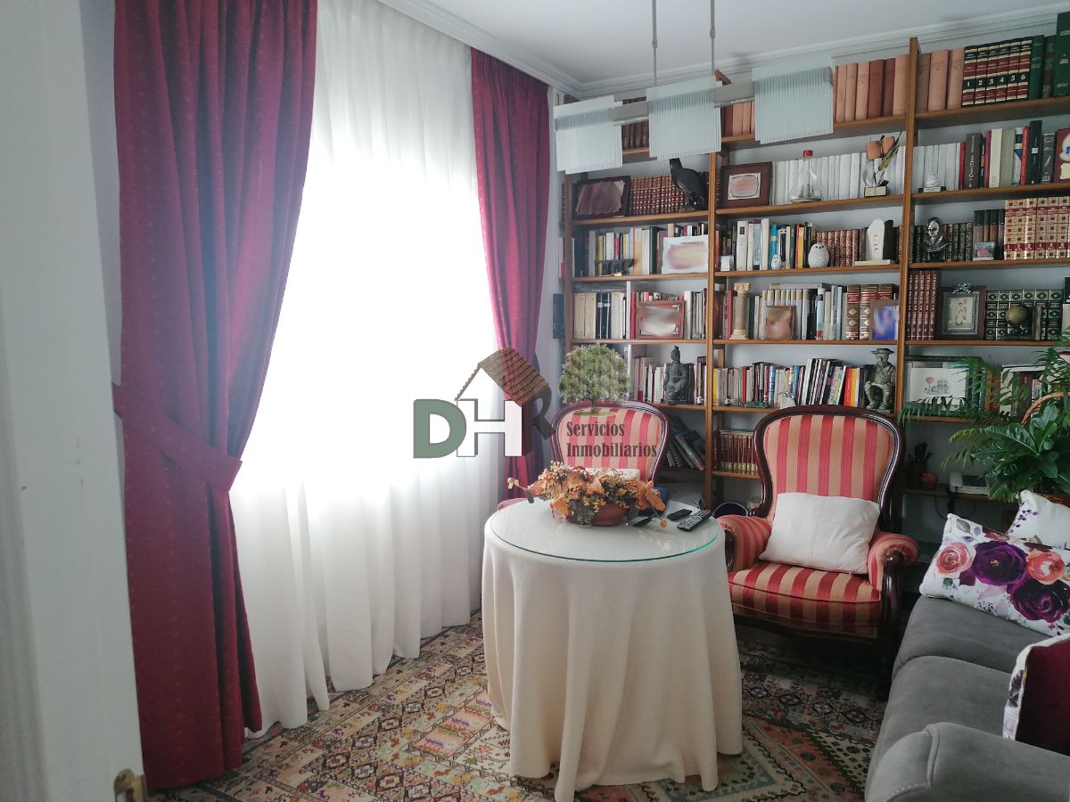 For sale of chalet in Cáceres