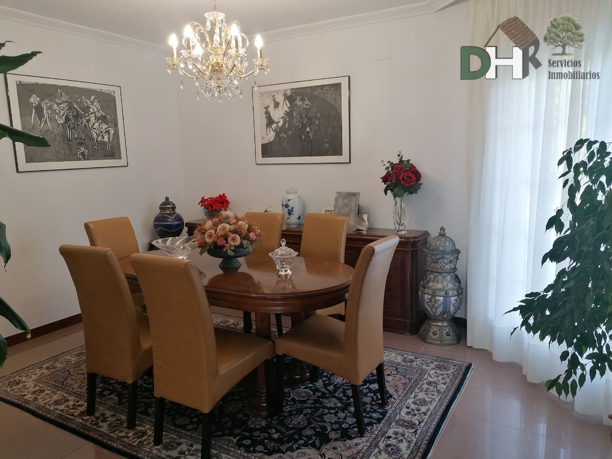 For sale of chalet in Cáceres