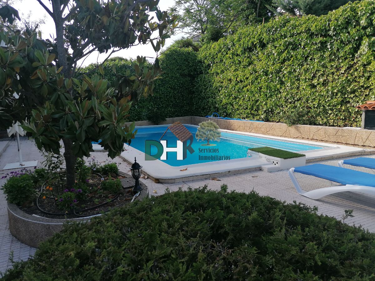 For sale of chalet in Cáceres