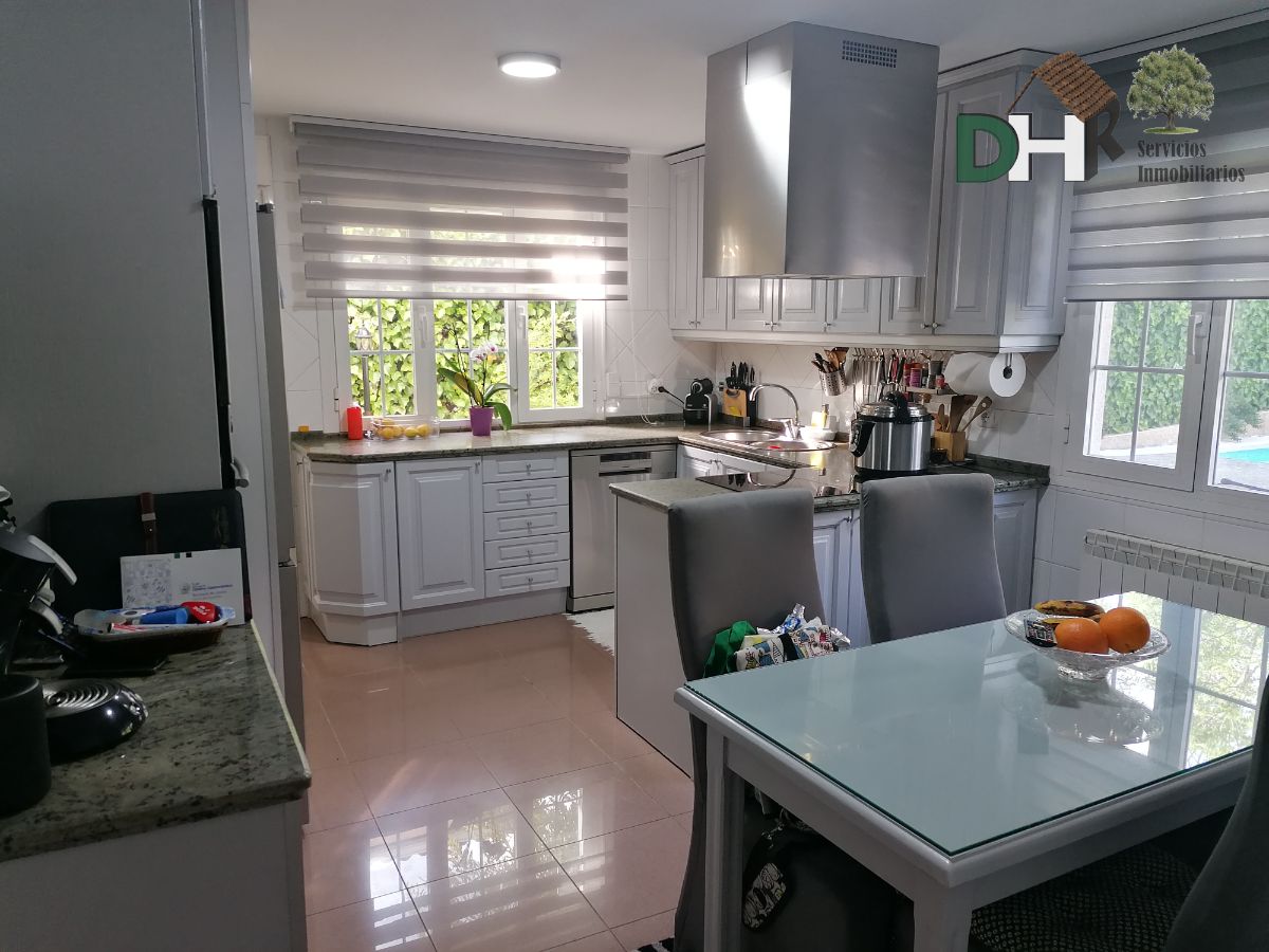 For sale of chalet in Cáceres