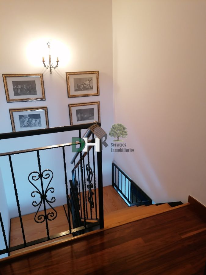 For sale of chalet in Cáceres
