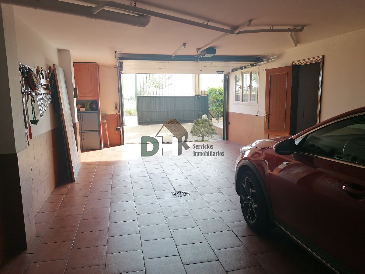For sale of chalet in Cáceres