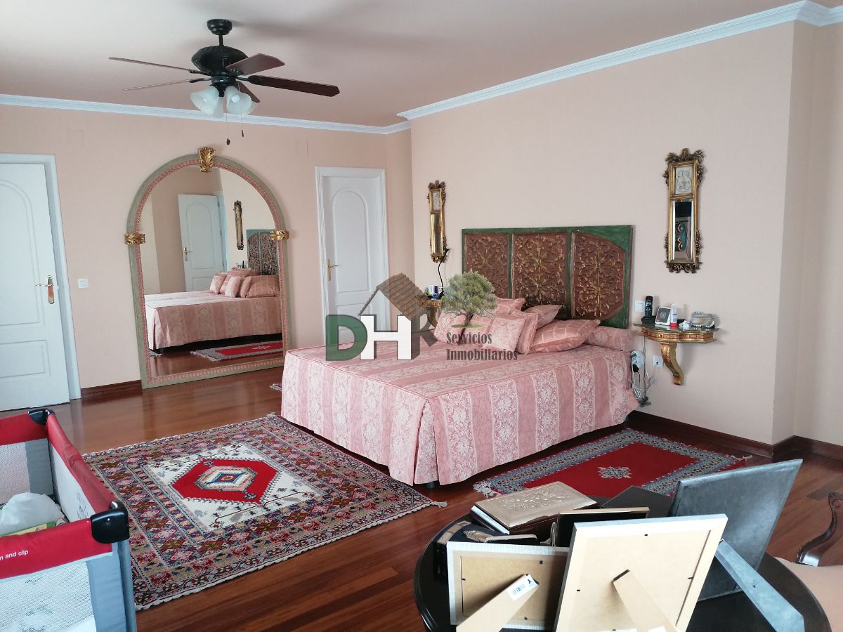 For sale of chalet in Cáceres