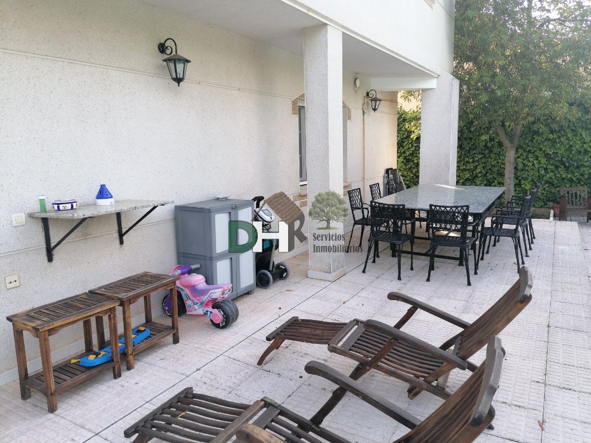 For sale of chalet in Cáceres