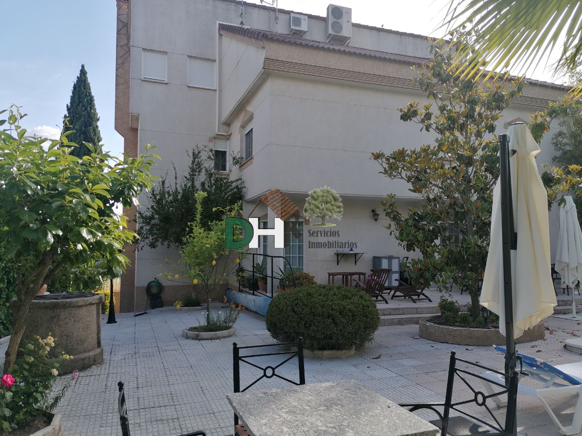 For sale of chalet in Cáceres