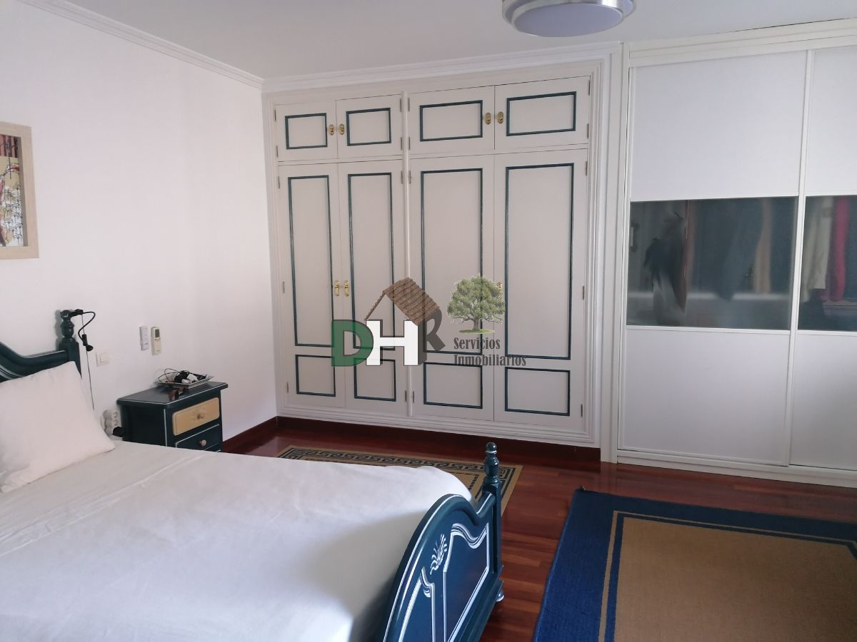 For sale of chalet in Cáceres