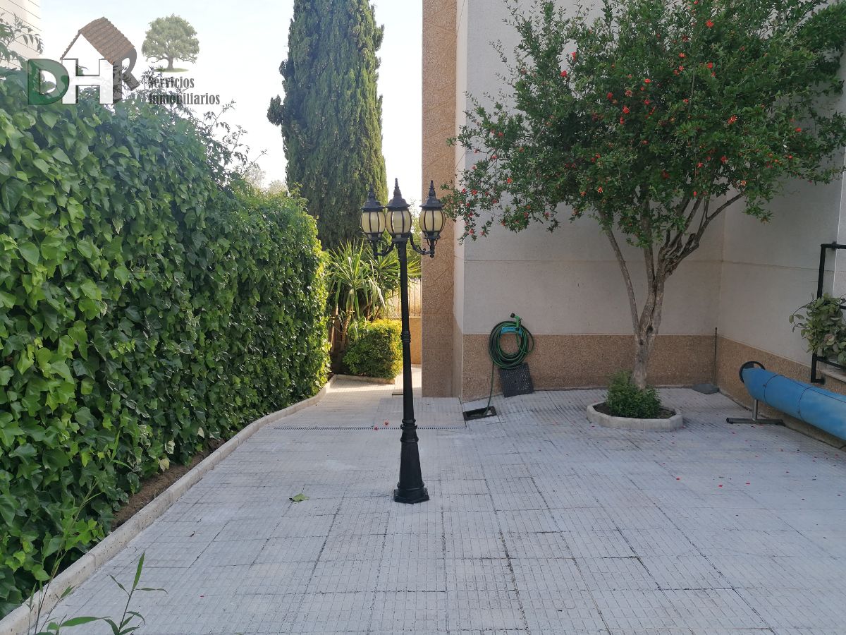For sale of chalet in Cáceres