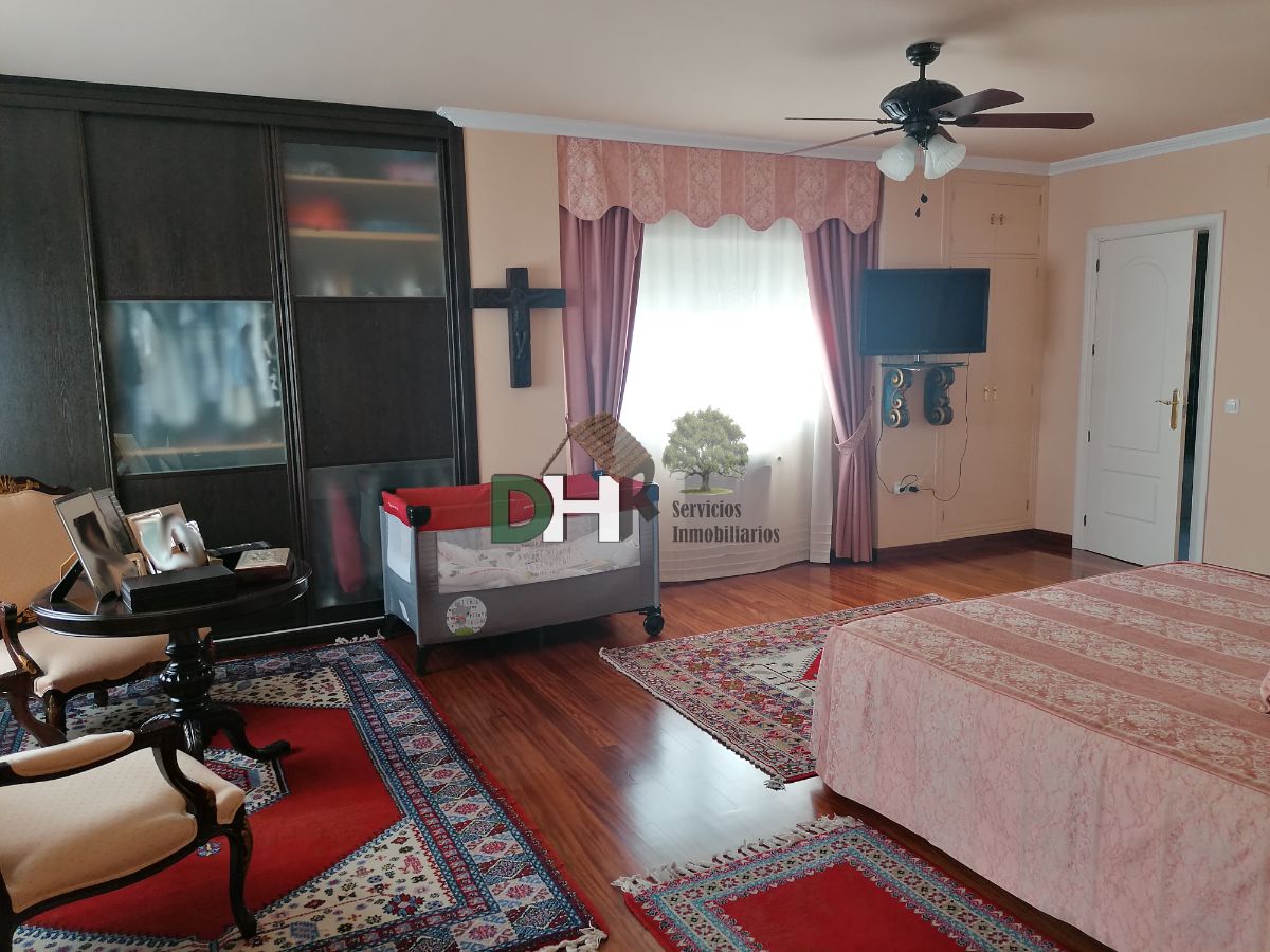 For sale of chalet in Cáceres
