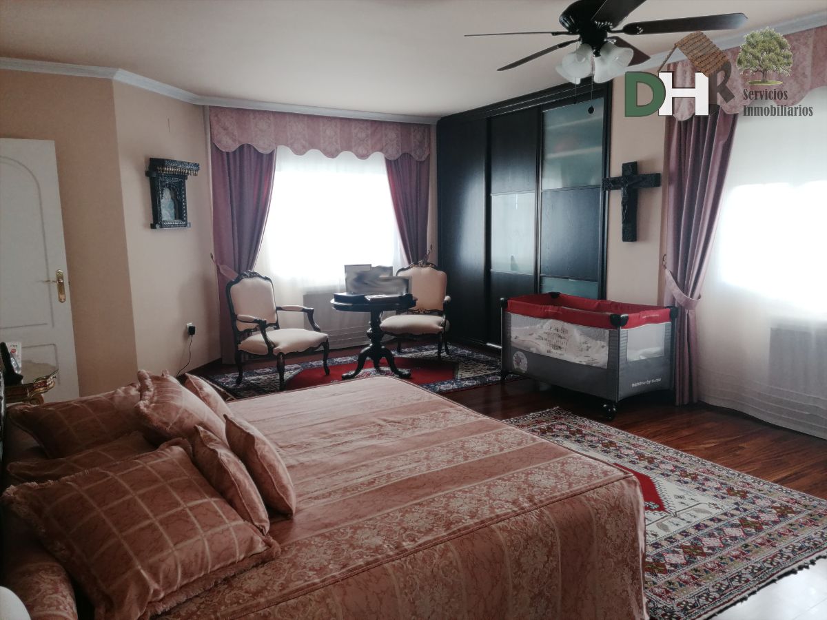 For sale of chalet in Cáceres