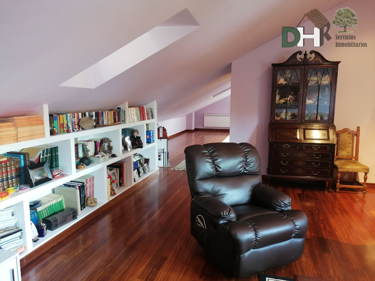 For sale of chalet in Cáceres