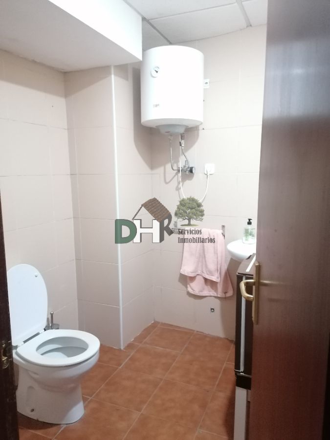 For sale of commercial in Cáceres