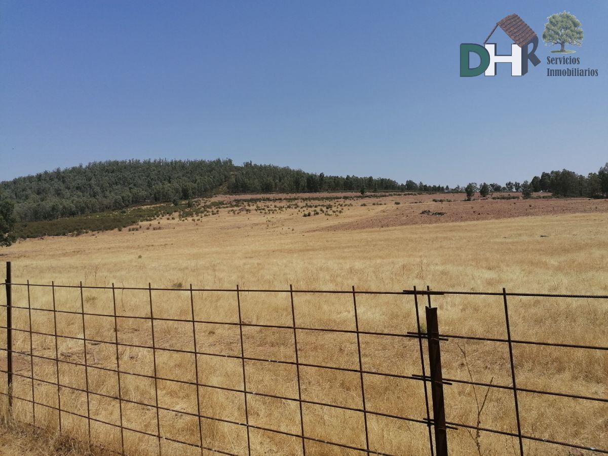For sale of land in Badajoz