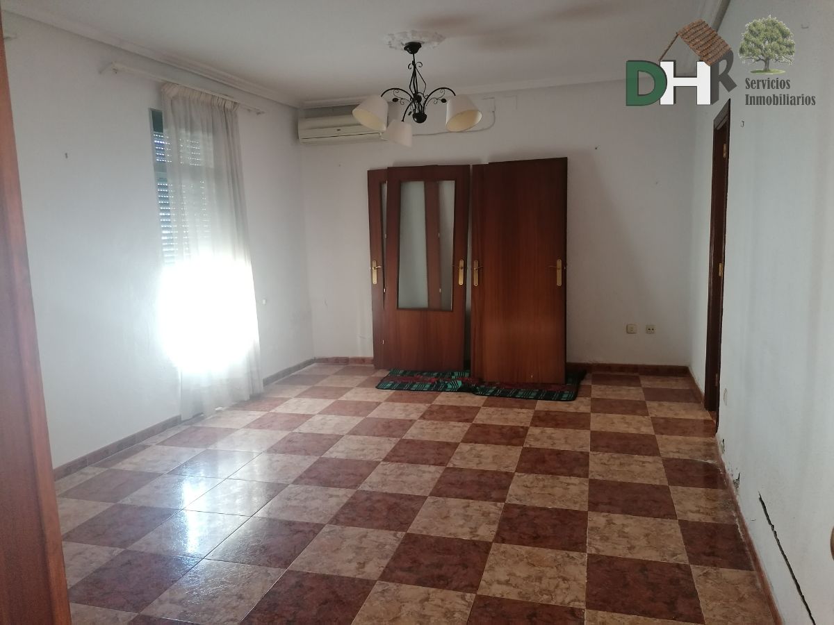 For sale of house in Cáceres