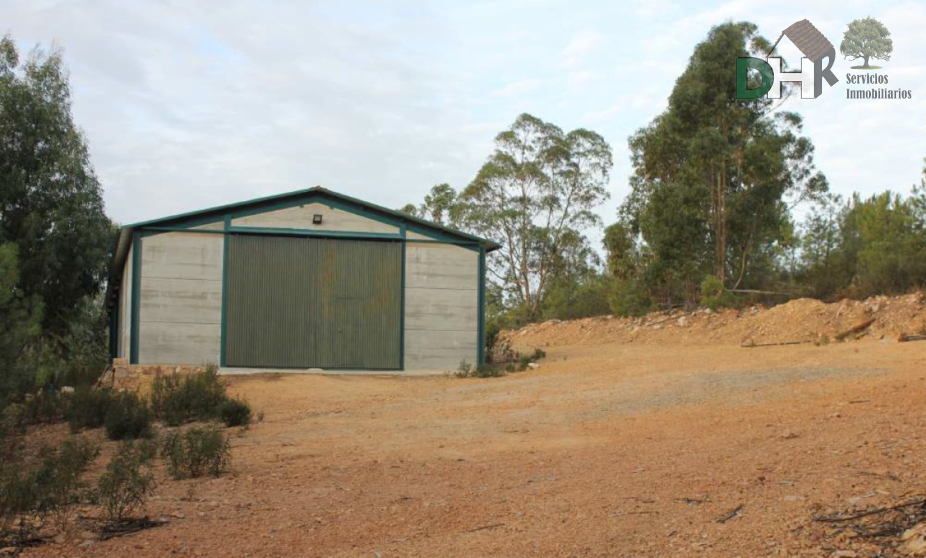 For sale of land in Cáceres