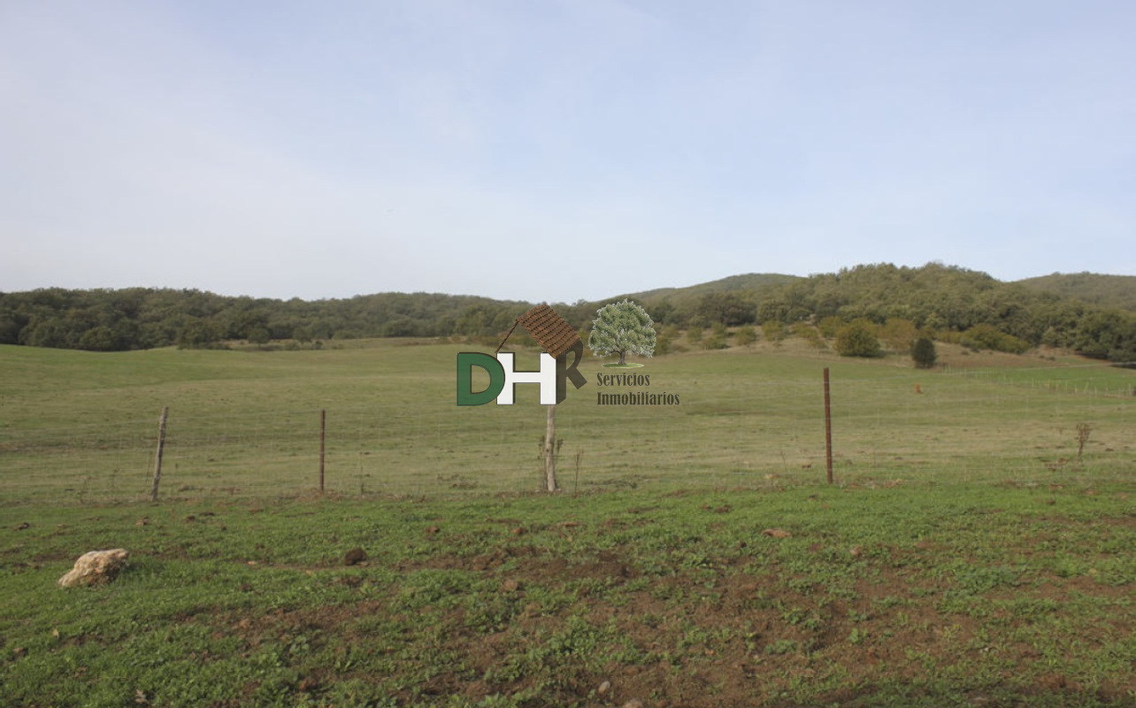 For sale of land in Cáceres