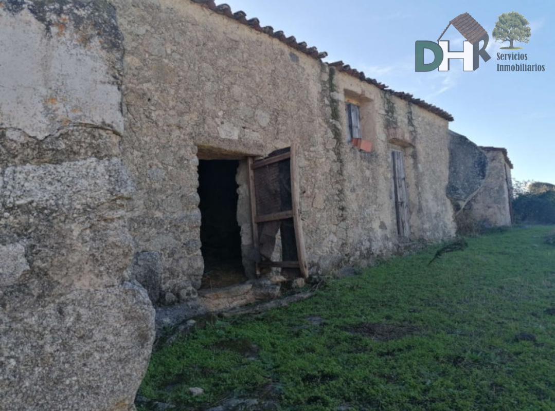 For sale of land in Cáceres