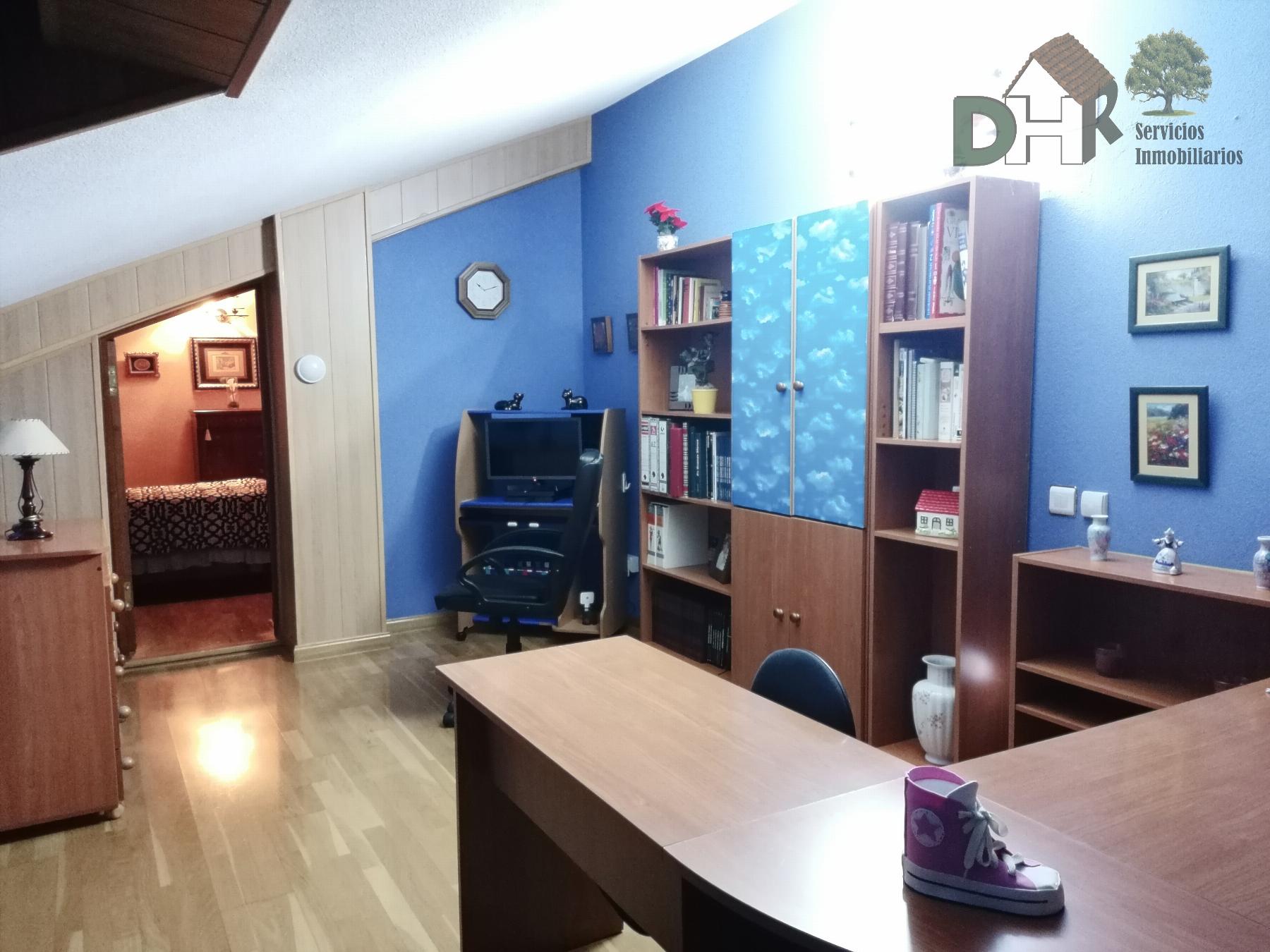 For sale of duplex in Cáceres