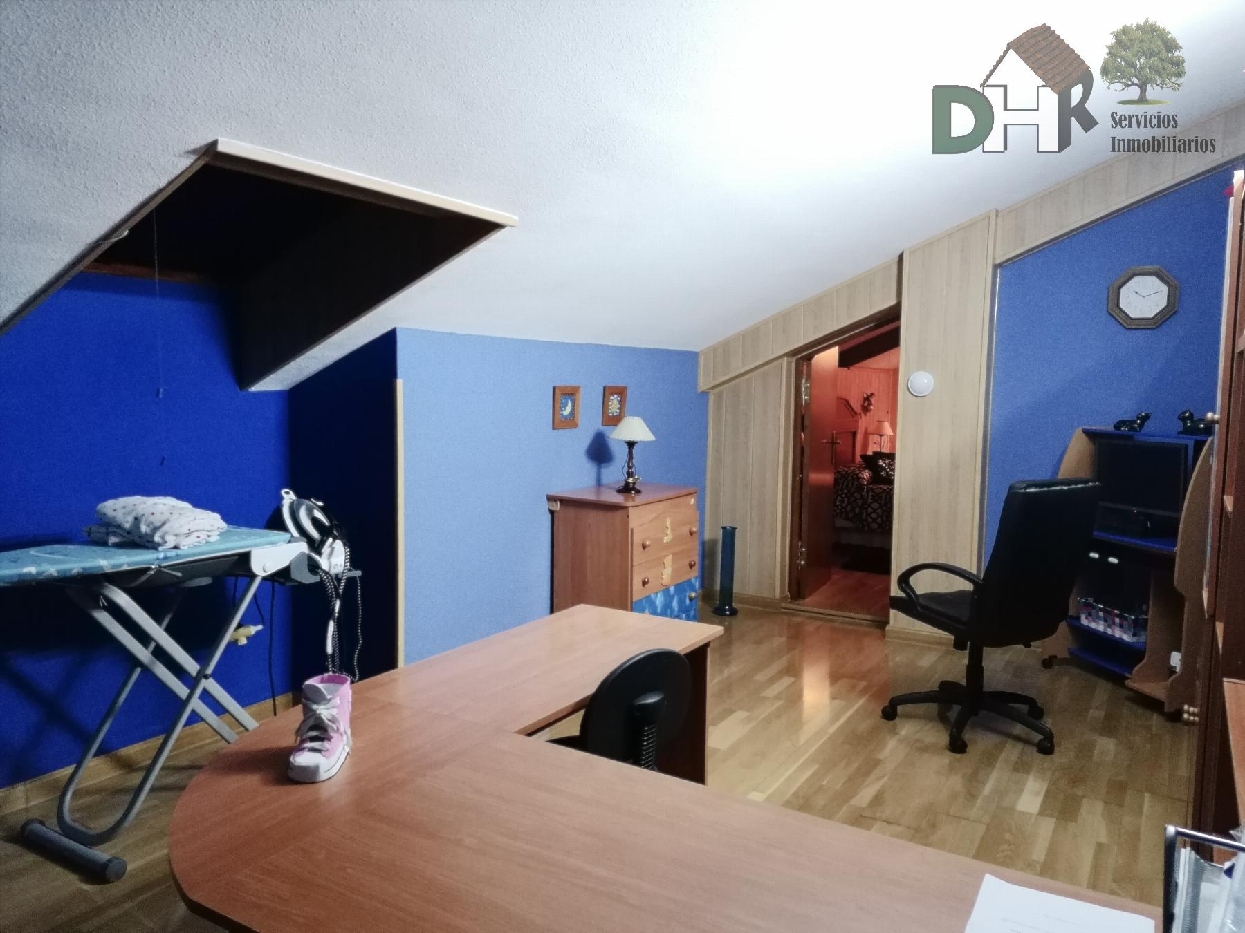For sale of duplex in Cáceres