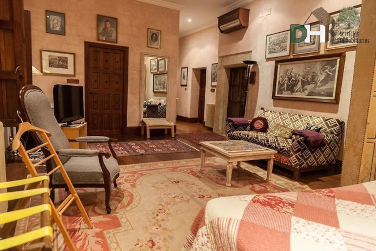 For sale of house in Trujillo