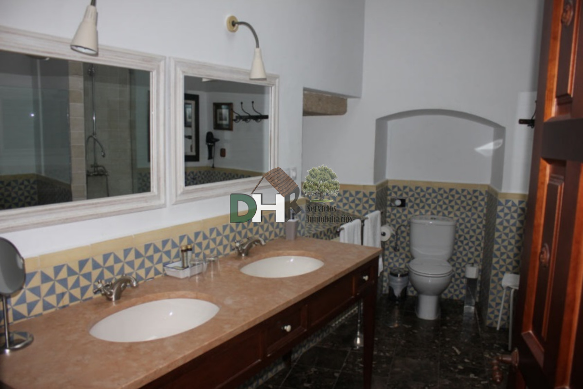 For sale of house in Trujillo