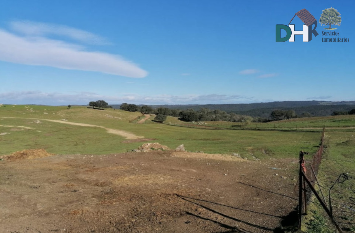 For sale of land in Cáceres