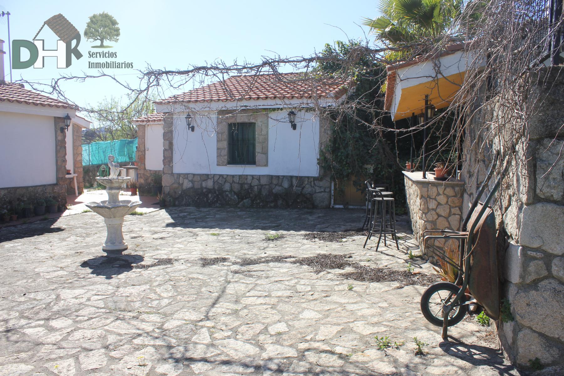 For sale of house in Cilleros