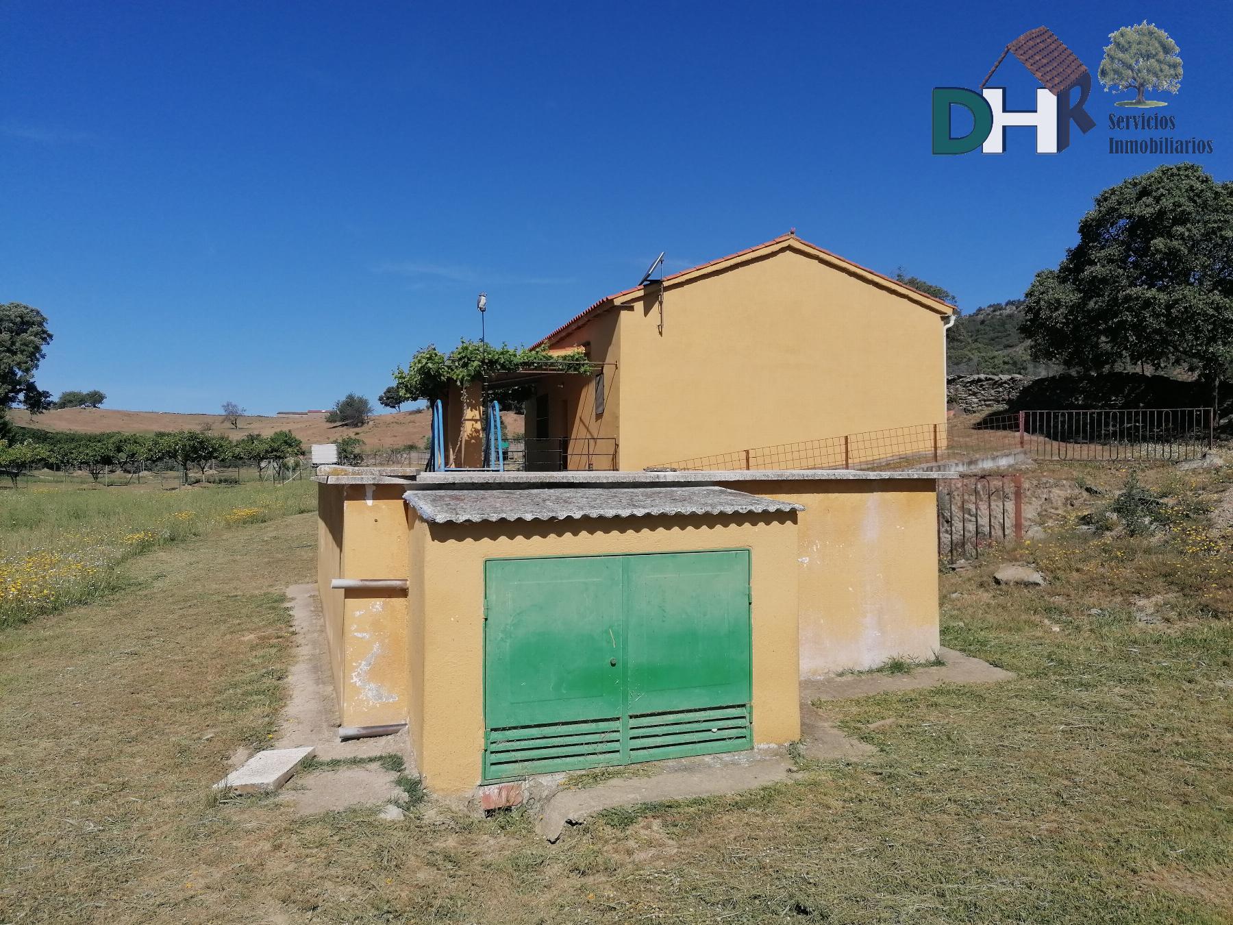 For sale of land in Cáceres