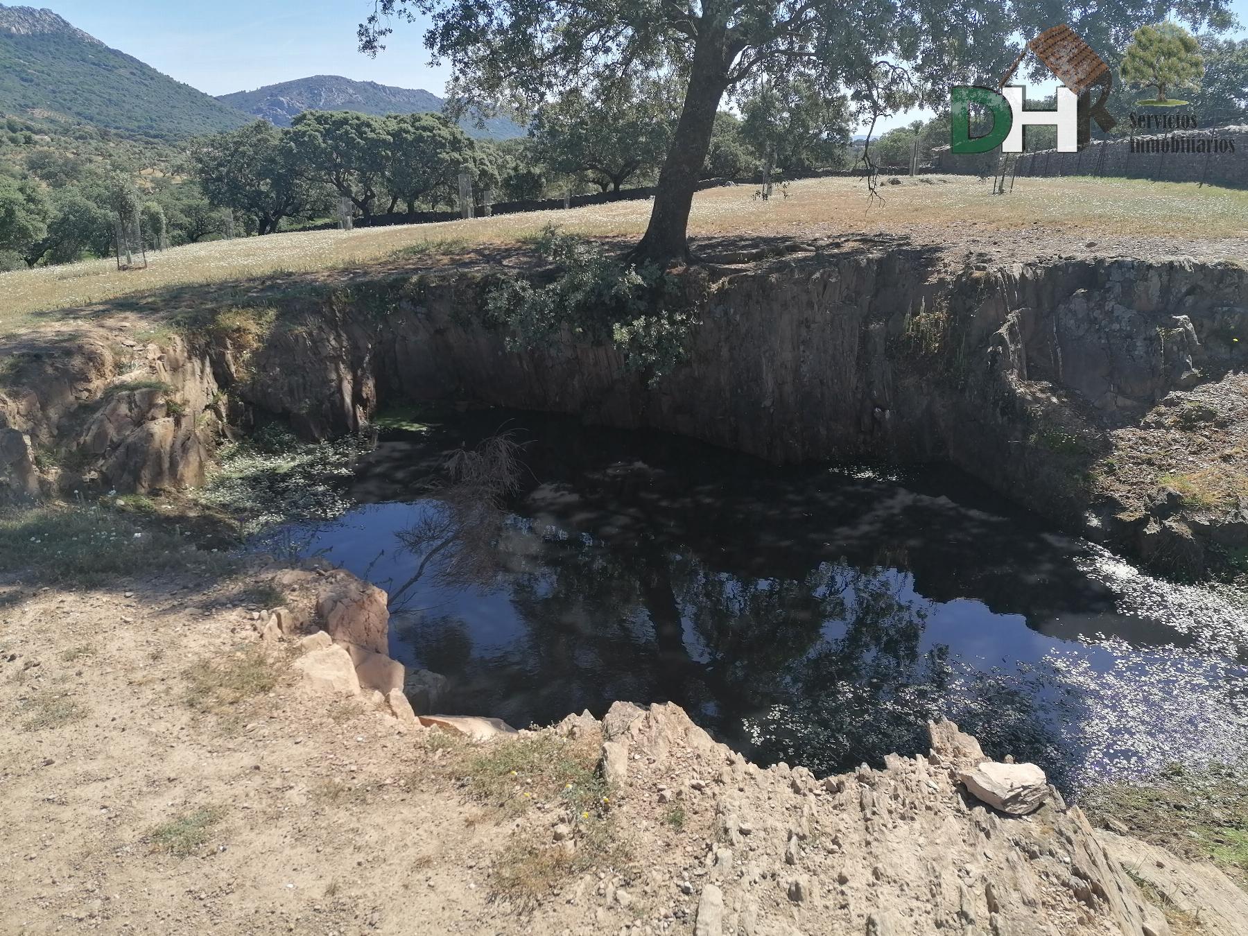 For sale of land in Cáceres