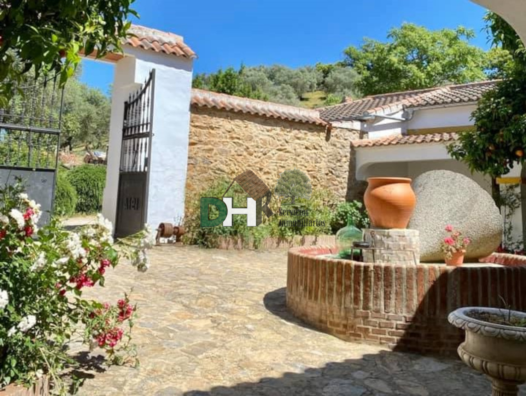 For sale of villa in Constantina