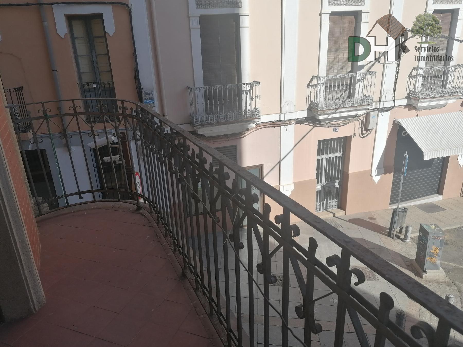 For sale of flat in Cáceres