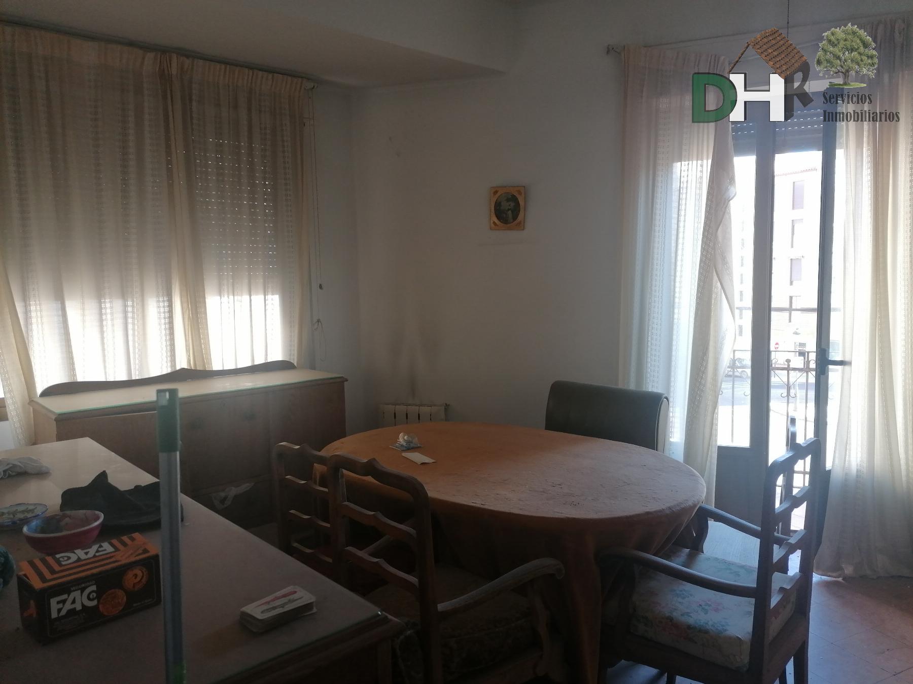 For sale of flat in Cáceres