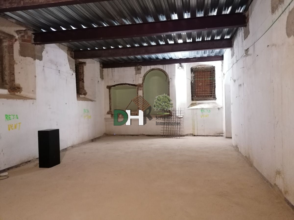 For sale of building in Plasencia